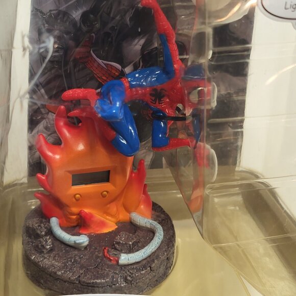 Marvel Universe Comics Spiderman Collectors Superhero Clock in Original Package - Picture 7 of 7